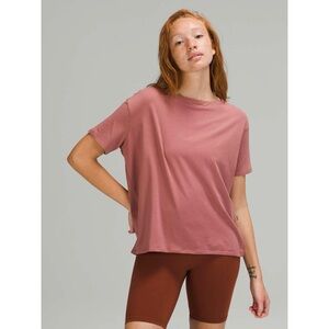 Lululemon “Back In Action” mauve boat-neck boxy athletic t-shirt (size 12/14)